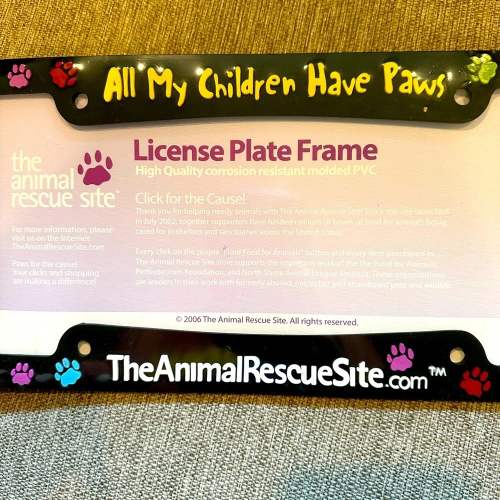 Cute & Happy License Plate Holder For Animal Lovers! Brand New - Still In Wrap.